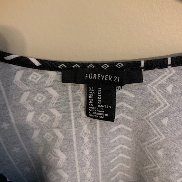 Forever 21 Cropped Tee - Picture 2 of 3